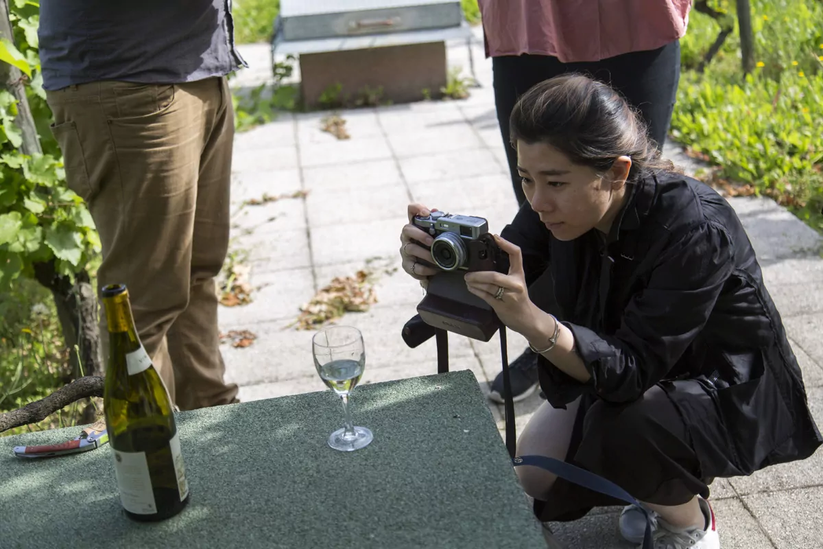 Parsons Paris Art & Design student takes photograph of wine glass