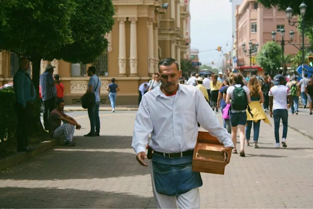 Man walking in El Centro de San José