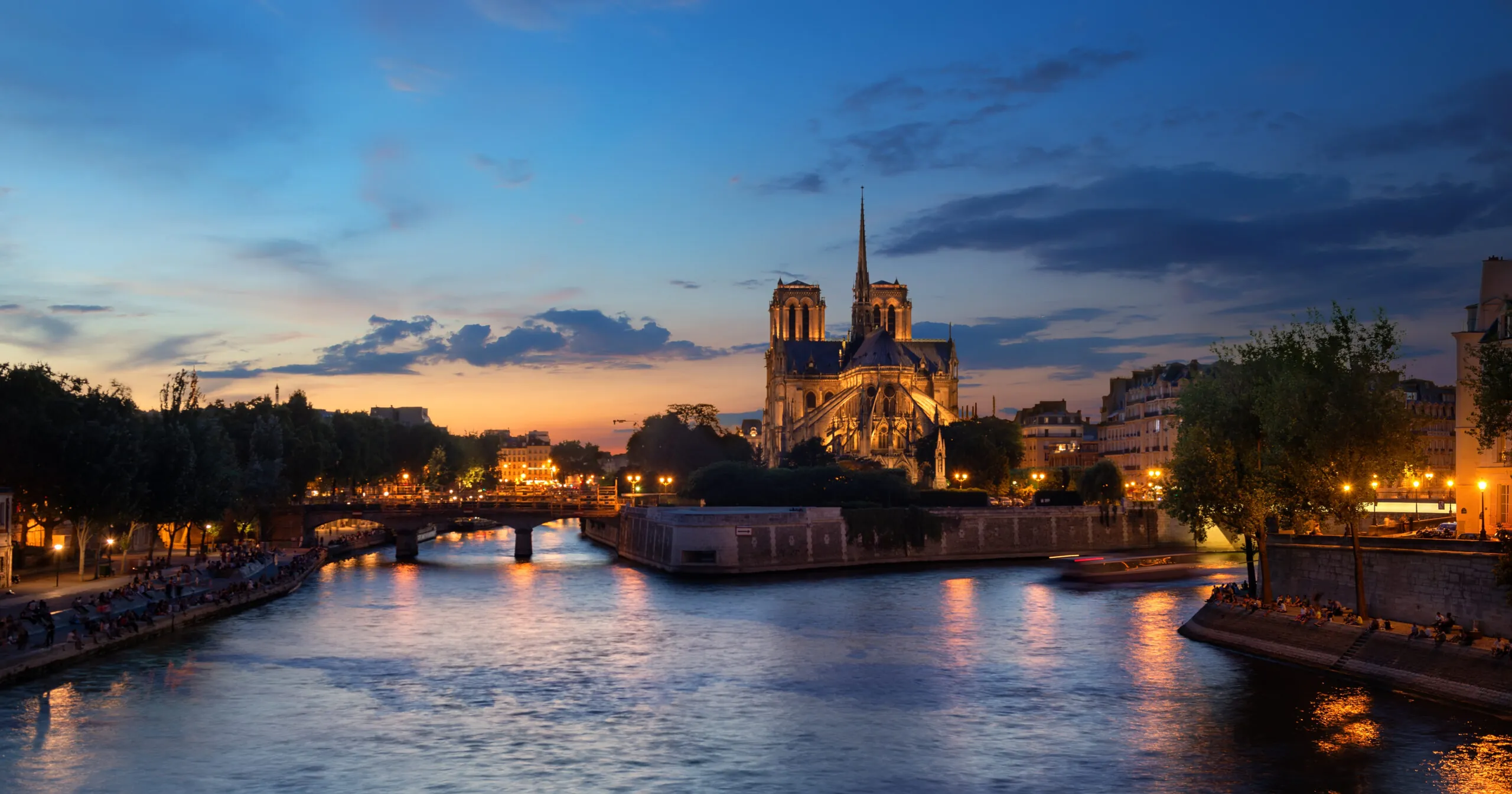 intern abroad in paris